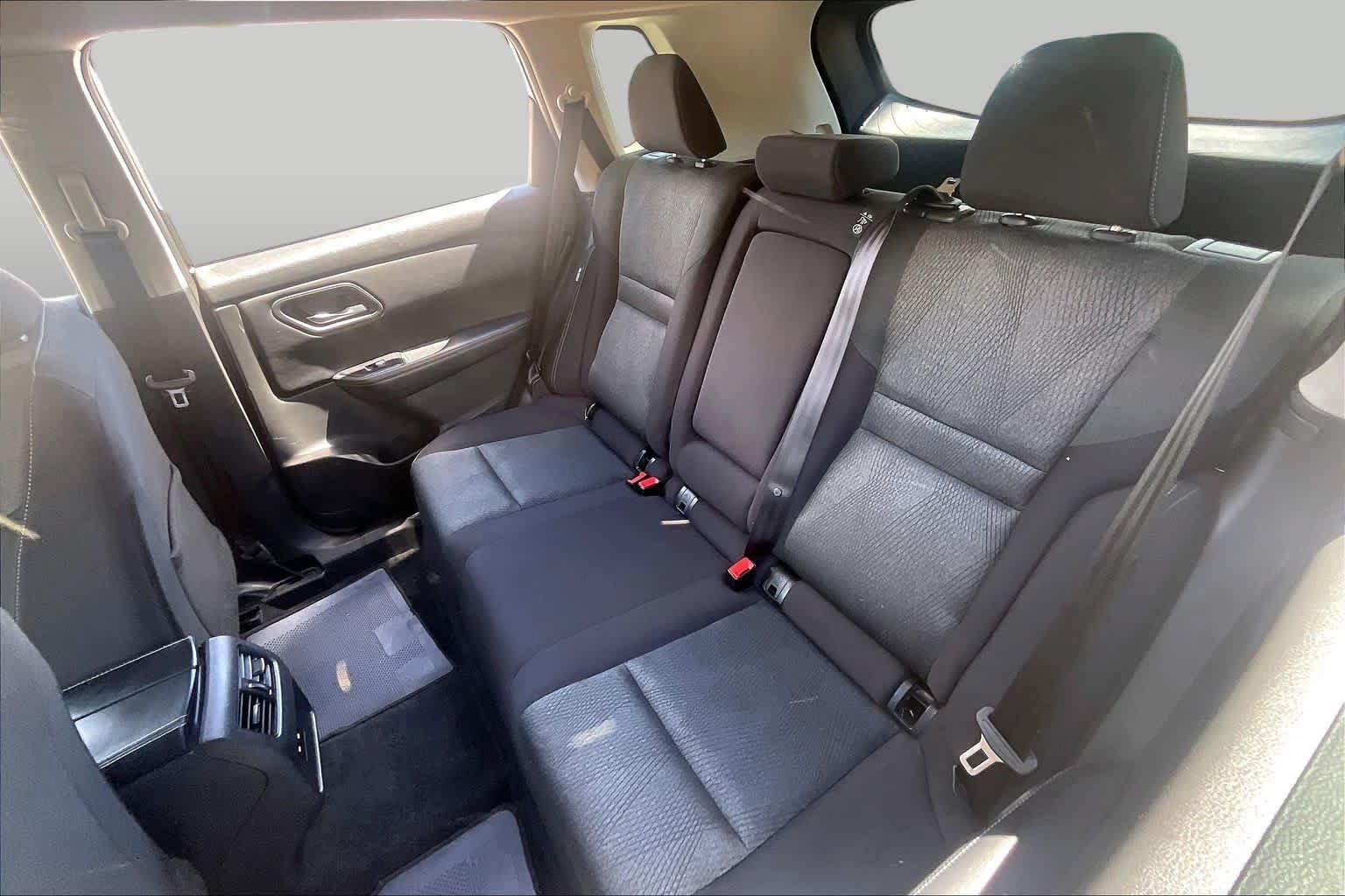Used 2025 Nissan Rogue SV FWD image 20