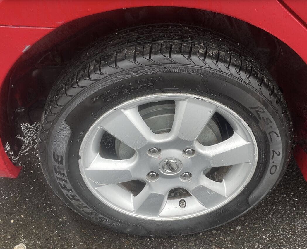 Used 2010 Nissan Versa SL w/ Navigation/Satellite Pkg image 10