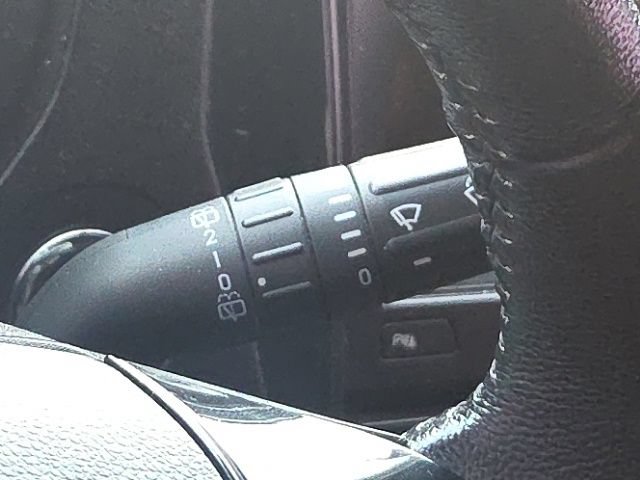 Used 2018 Ford Explorer XLT w/ Equipment Group 202A AWD/4WD image 41