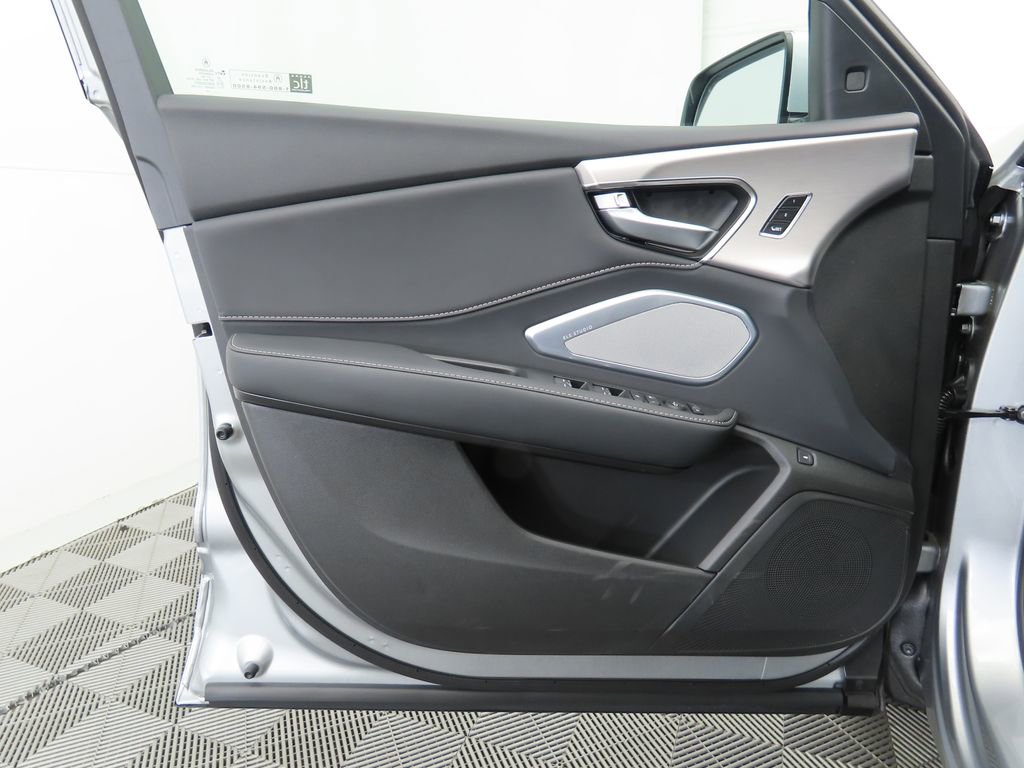 Used 2025 Acura RDX w/ Technology Package image 27