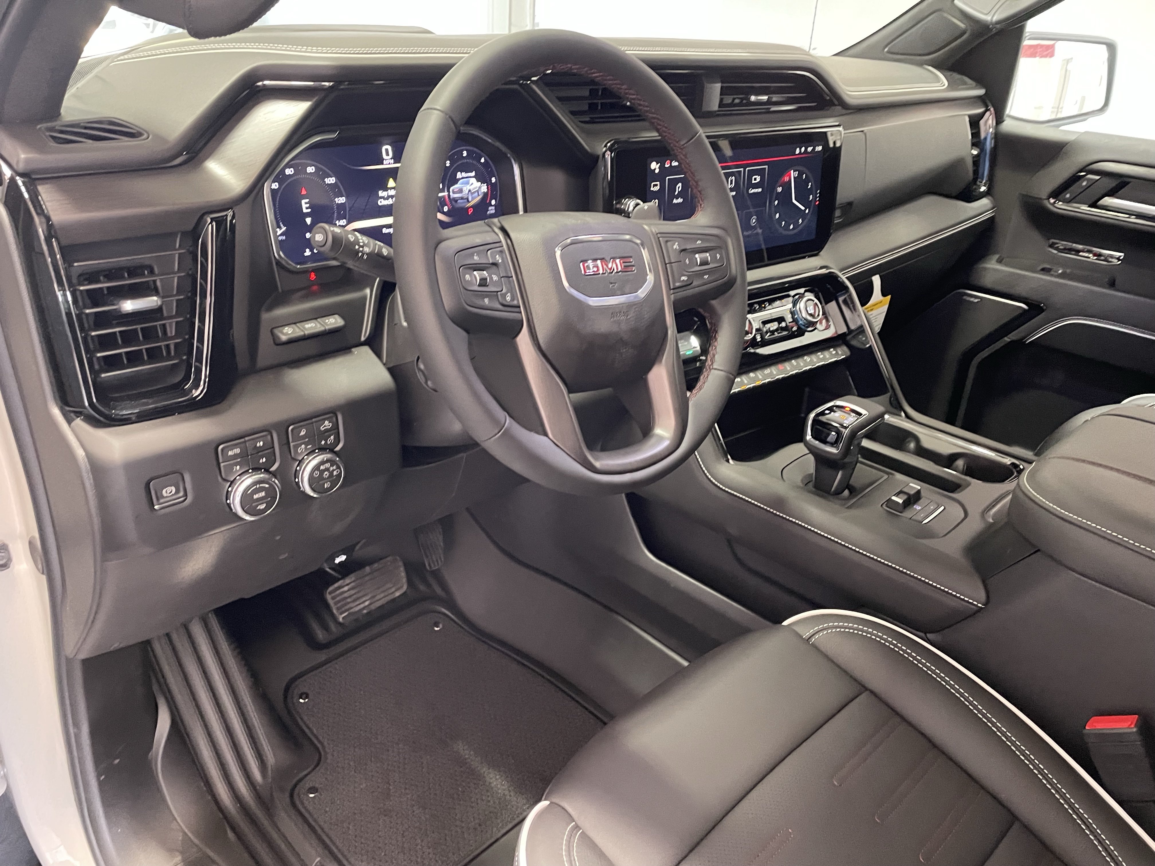 New 2026 GMC Sierra 1500 AT4X w/ LPO, Black Badging Package AWD/4WD image 15