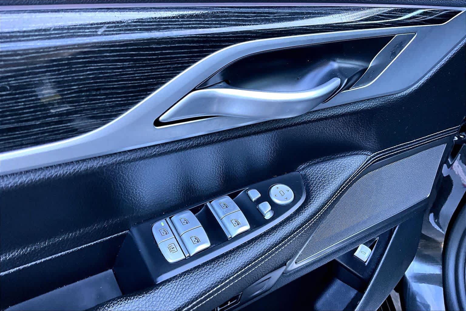 Used 2019 BMW 740i xDrive w/ M Sport Package AWD/4WD image 31