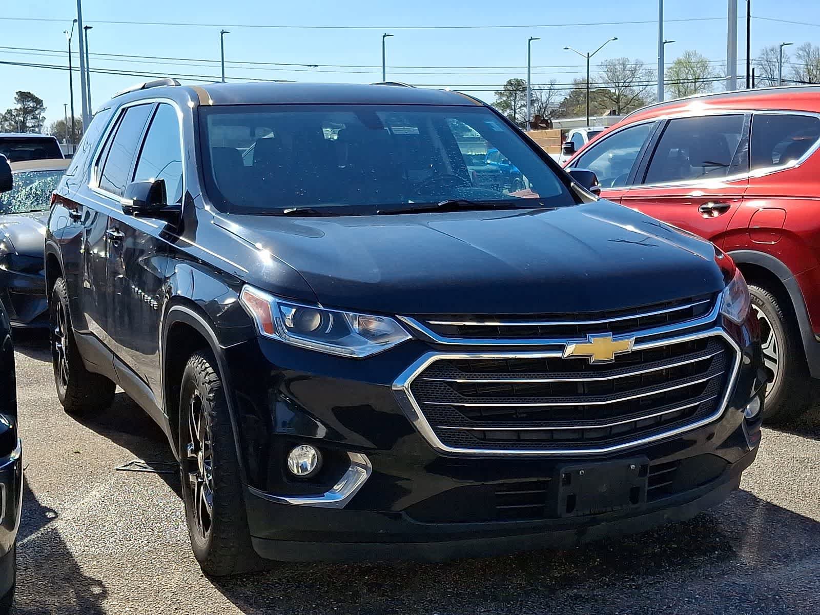 Used 2019 Chevrolet Traverse LT image 2