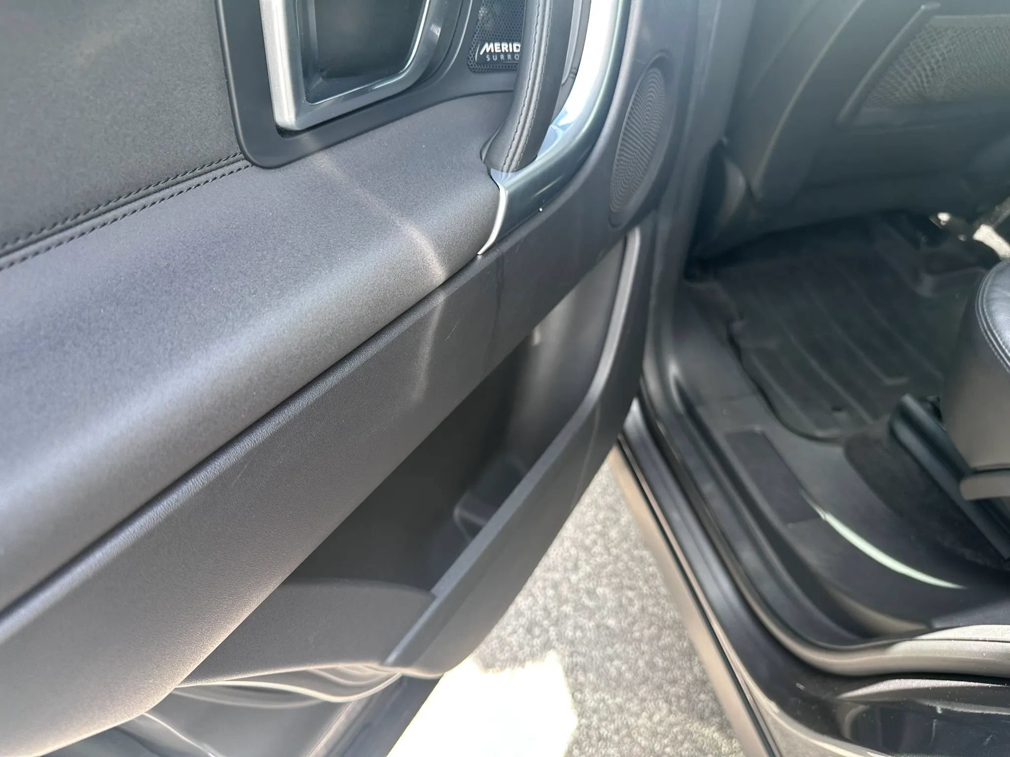 Used 2017 Land Rover Discovery Sport HSE AWD/4WD image 18