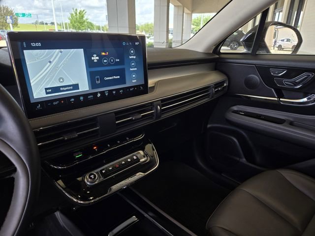 Used 2024 Lincoln Corsair FWD image 13