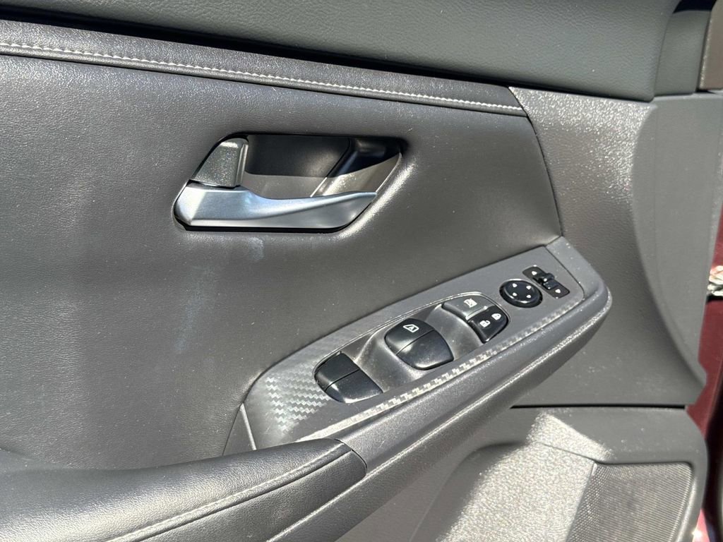 Used 2024 Nissan Sentra SV image 18