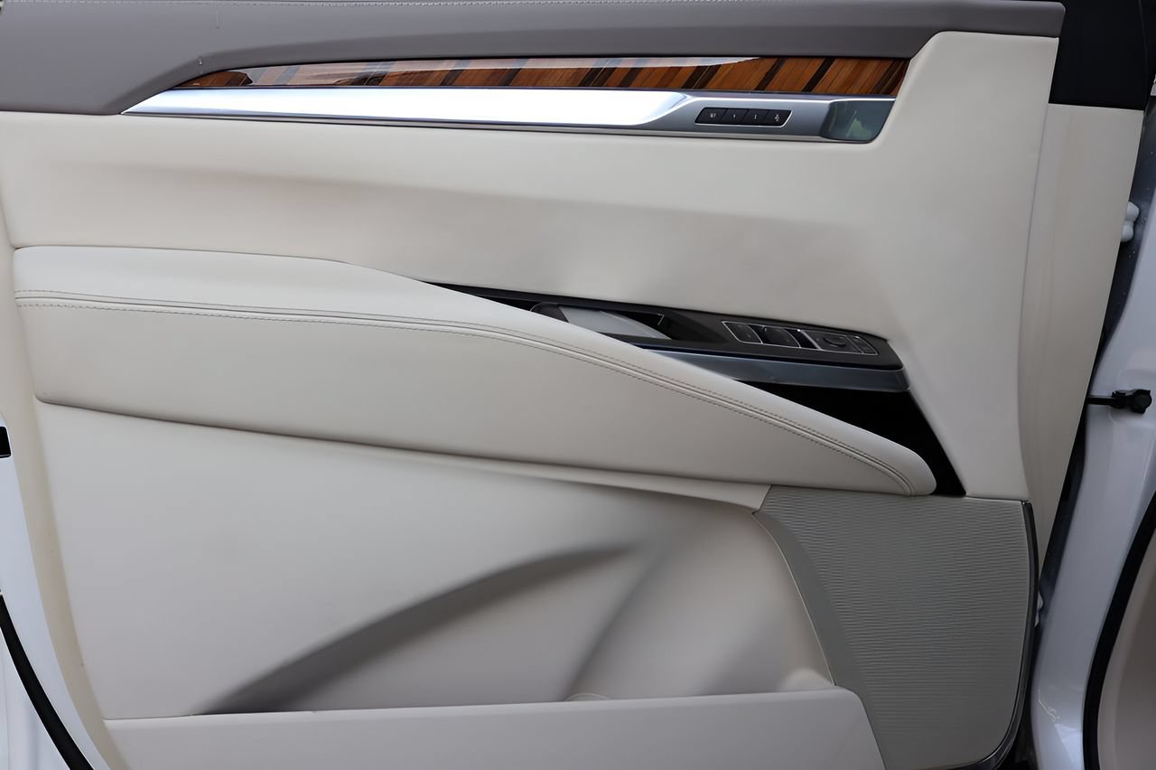 Certified 2025 Cadillac Escalade Sport Platinum AWD/4WD image 9