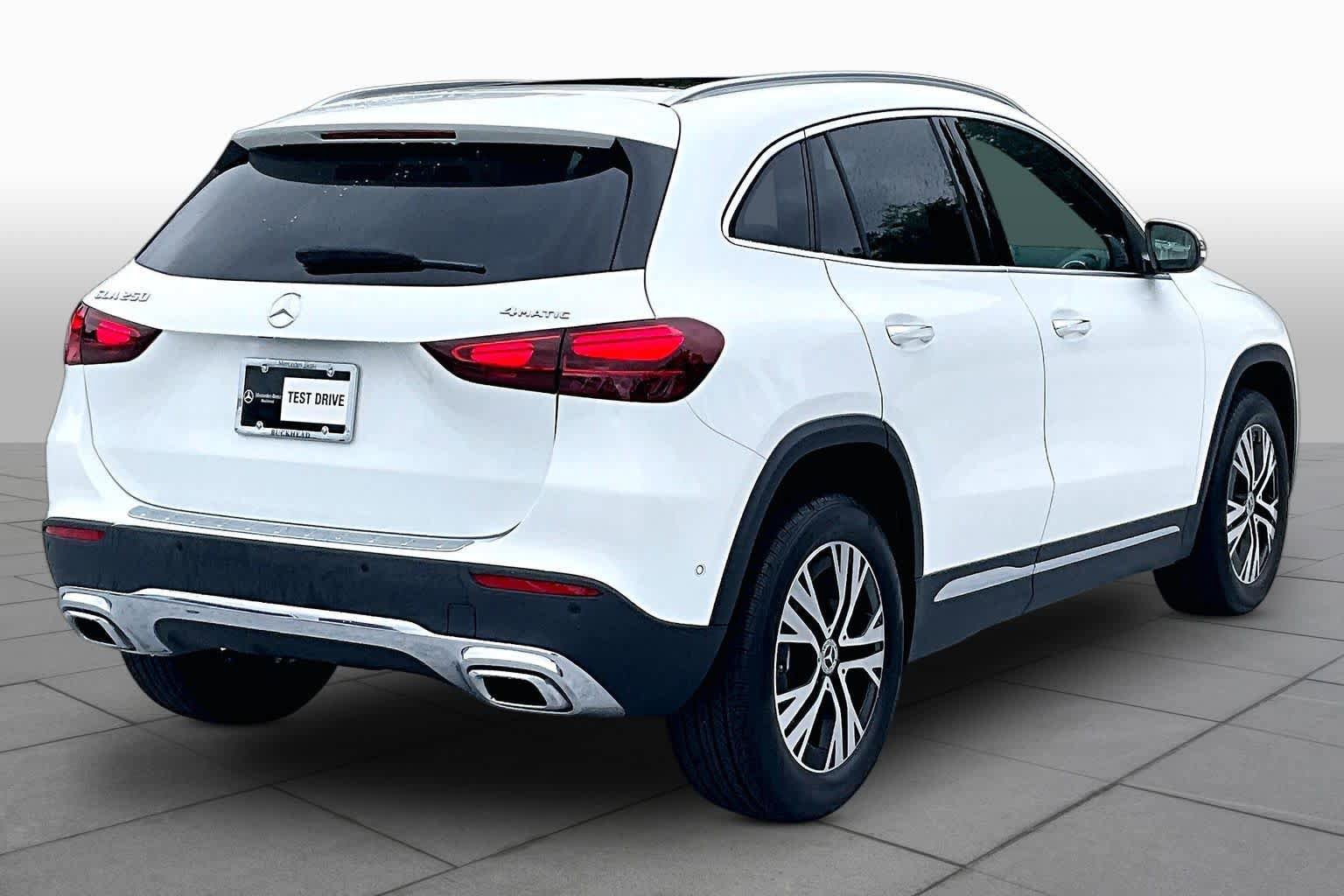 Used 2025 Mercedes-Benz GLA 250 4MATIC image 13