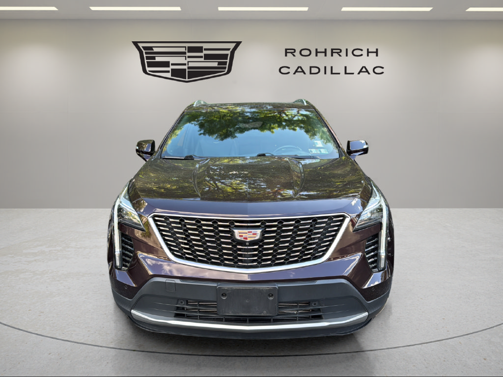 Used 2020 Cadillac XT4 Premium Luxury AWD/4WD image 2