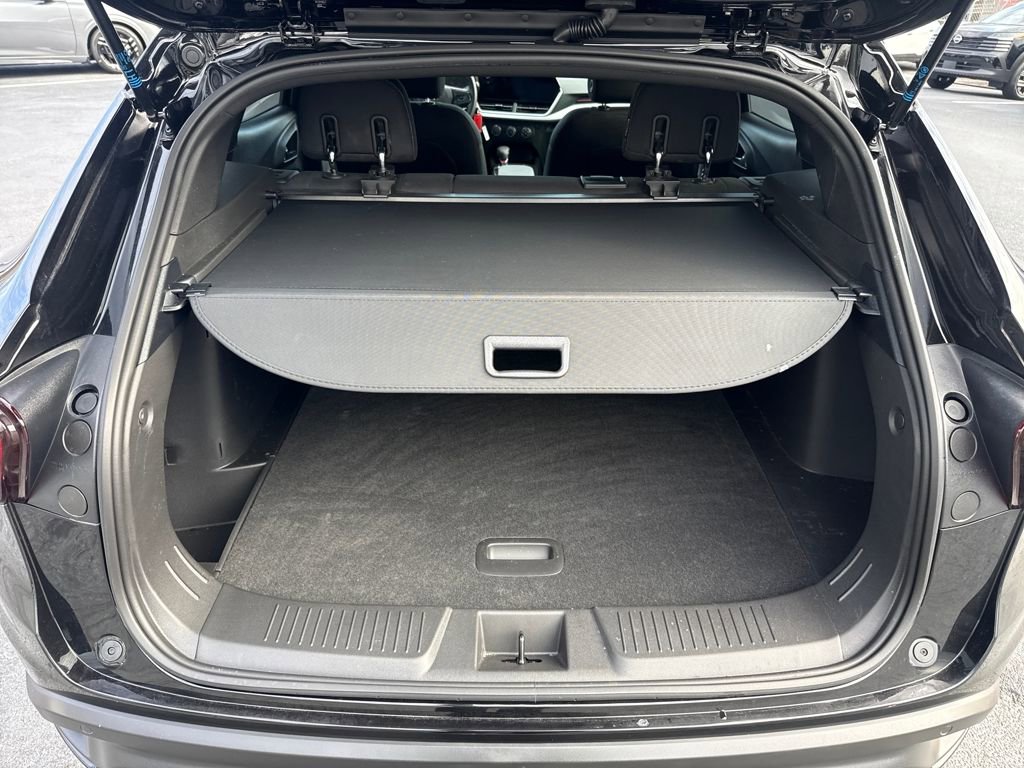 Used 2025 Chevrolet Trax RS w/ Driver Confidence Package image 23