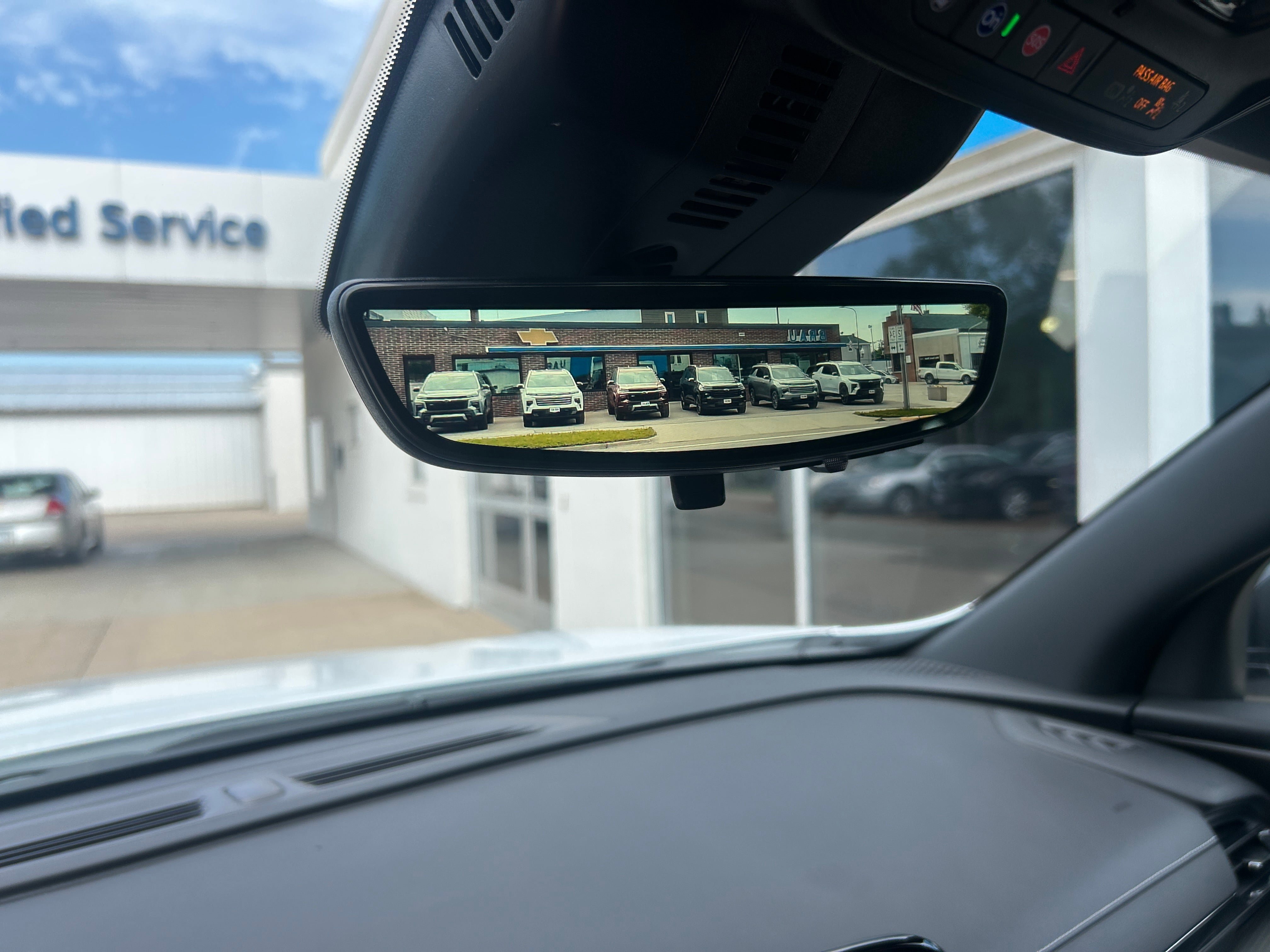 New 2026 Chevrolet Traverse LT w/ Driver Confidence Package AWD/4WD image 29