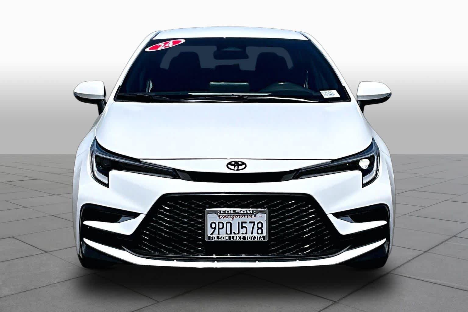 Used 2024 Toyota Corolla SE FWD image 3