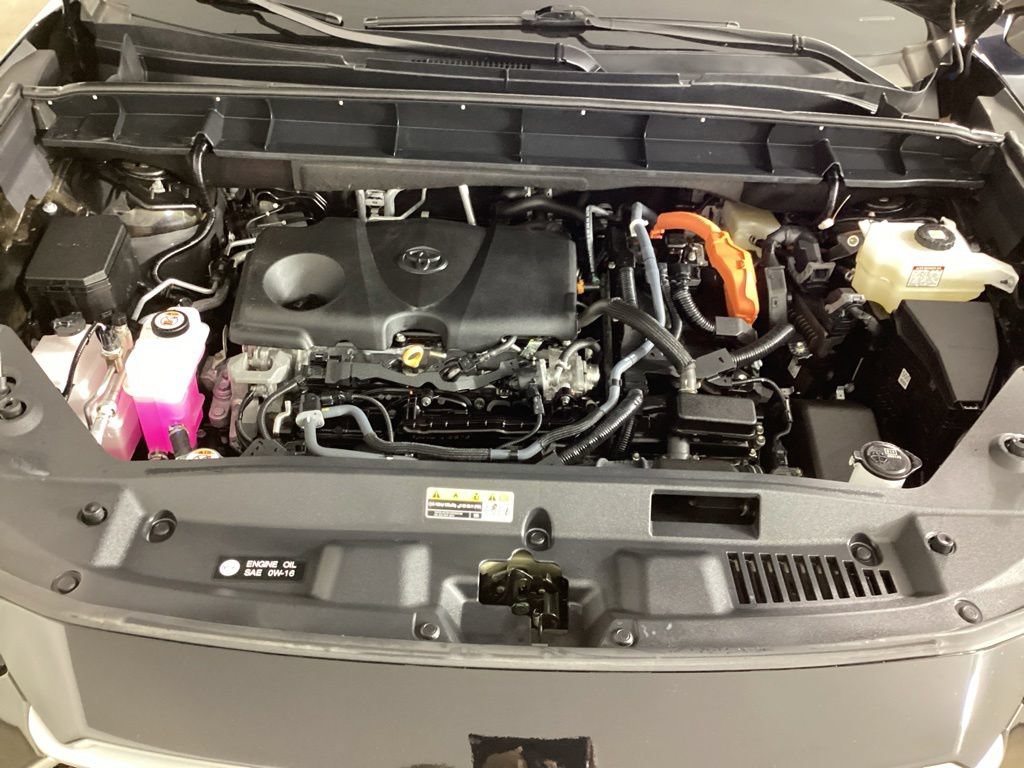 Used 2024 Toyota Highlander XLE AWD/4WD image 25