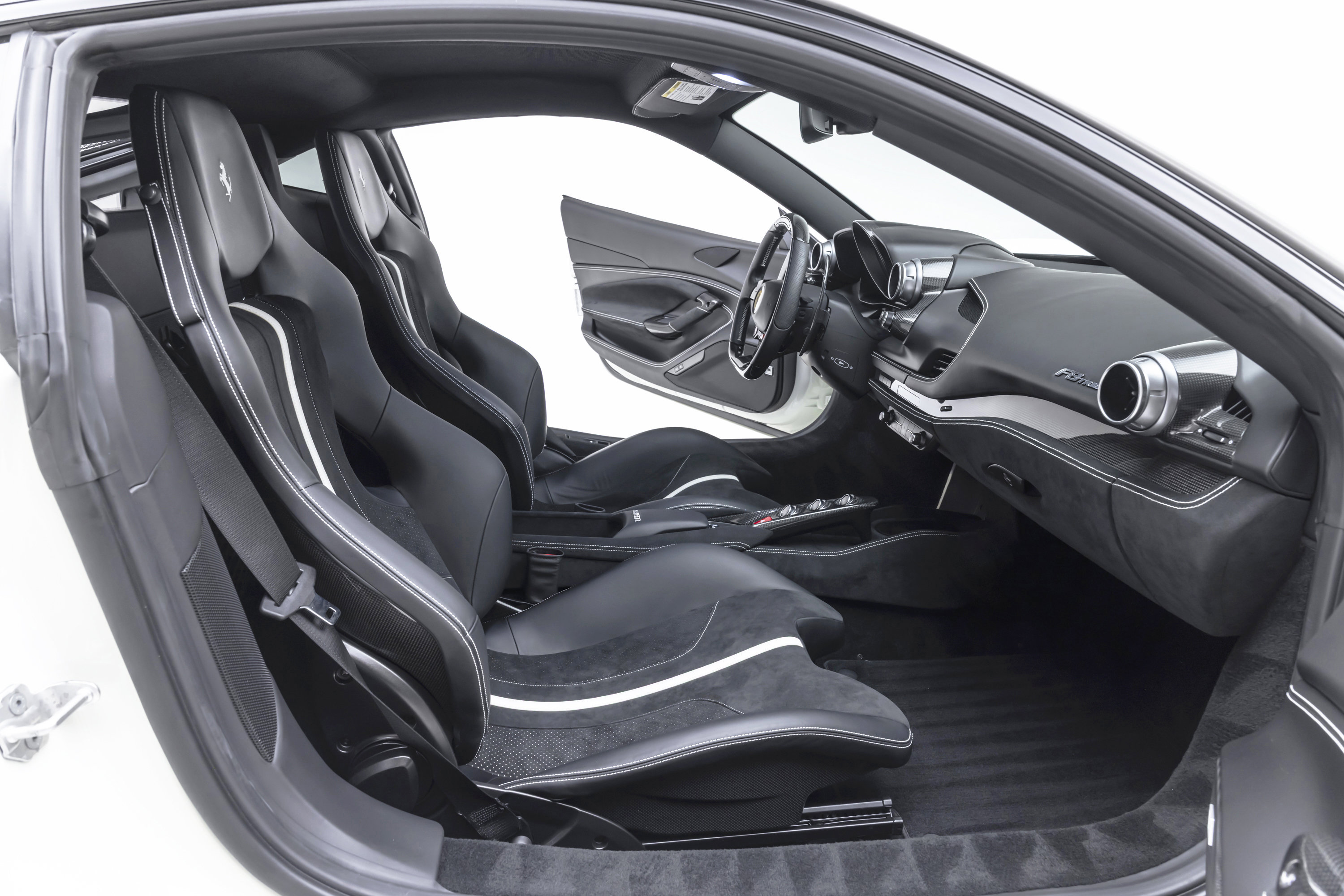 Certified 2022 Ferrari F8 Tributo RWD image 44