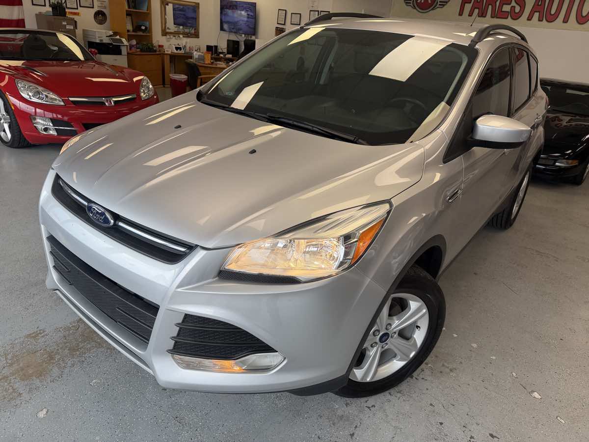 Used 2016 Ford Escape SE w/ SE Leather Comfort Package FWD image 10