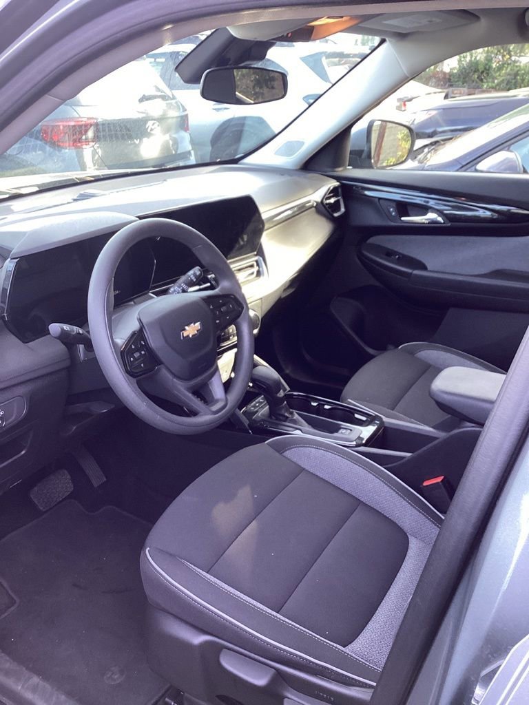 Used 2025 Chevrolet TrailBlazer LT image 14