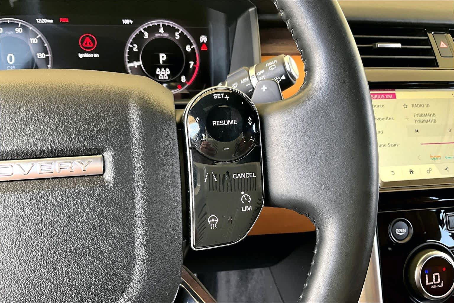 Used 2020 Land Rover Discovery HSE Luxury AWD/4WD image 23