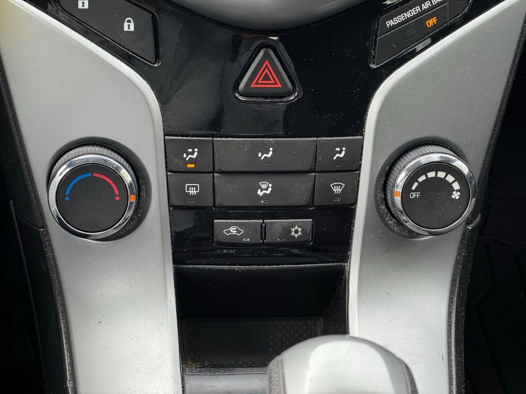 Used 2013 Chevrolet Cruze LT FWD image 25