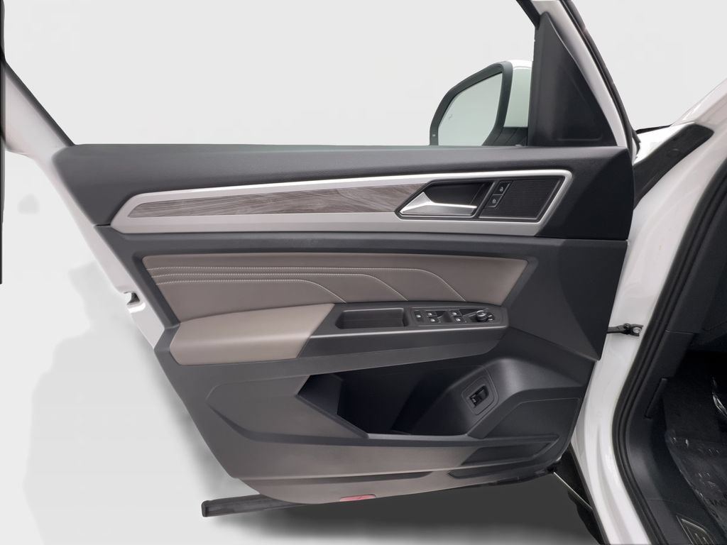 Used 2023 Volkswagen Atlas Cross Sport SE w/ Panoramic Sunroof Package FWD image 25