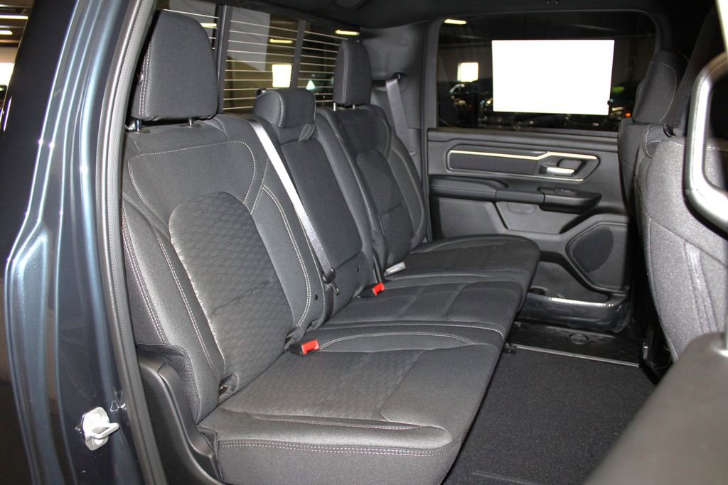 New 2026 RAM 1500 4x4 Crew Cab image 33