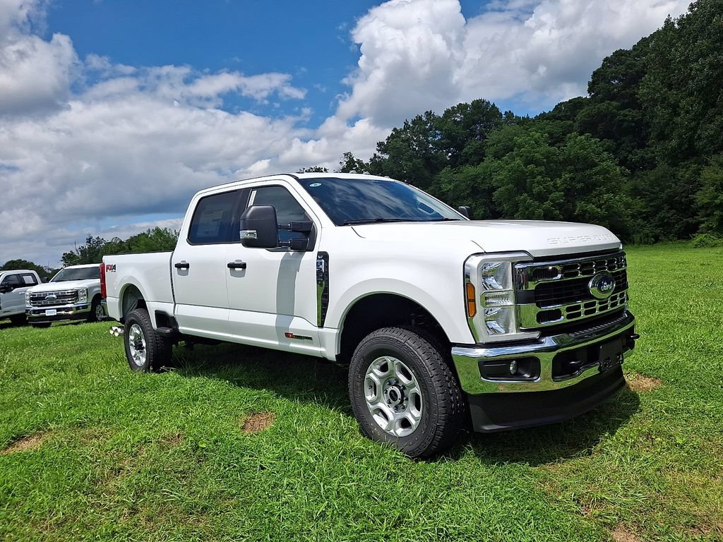 New 2026 Ford F350 XLT w/ FX4 Off-Road Package
