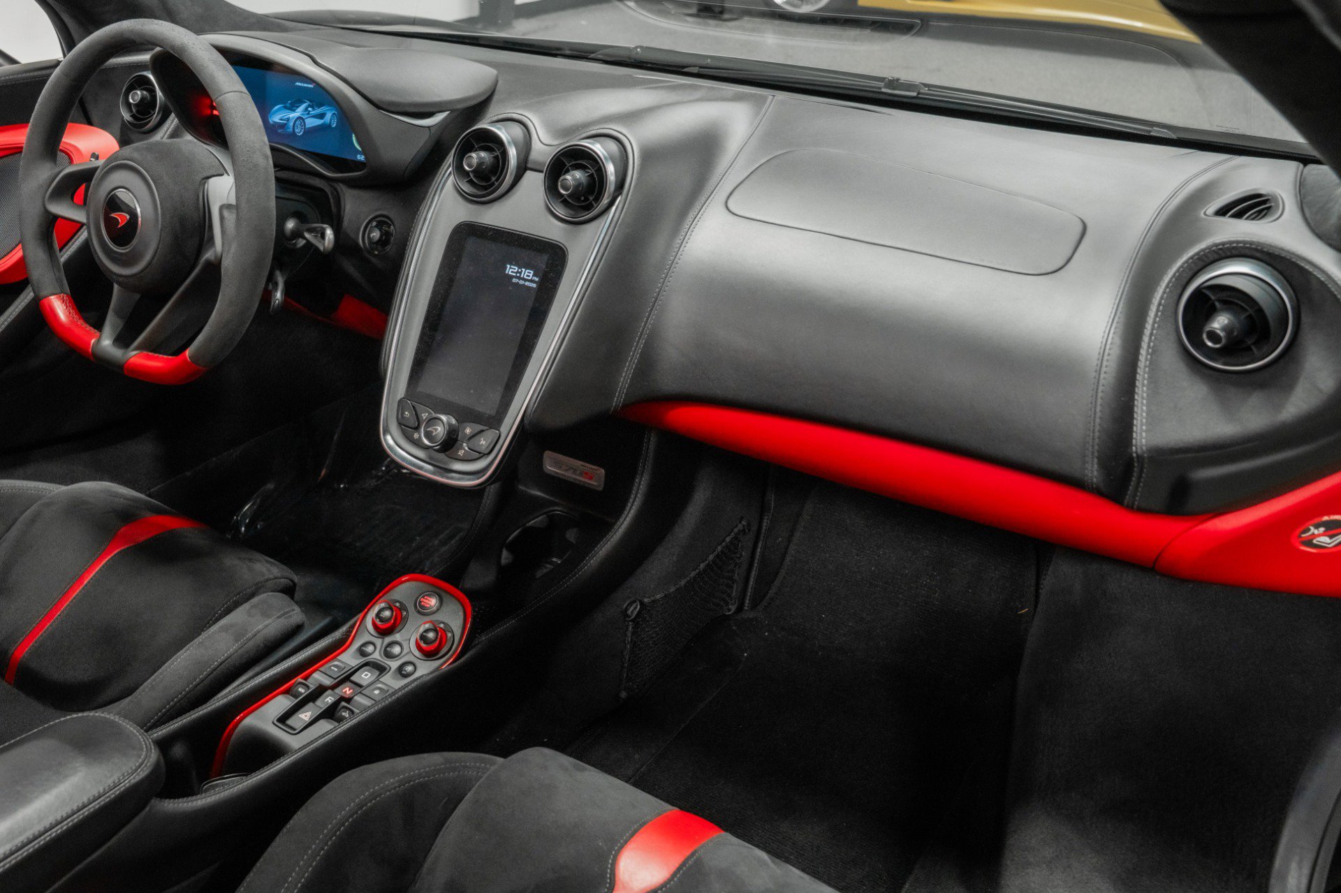 Used 2018 McLaren 570S Spider image 12