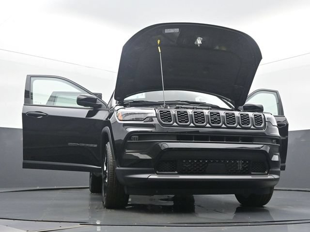 New 2025 Jeep Compass Latitude w/ Sun & Sound Group AWD/4WD image 58