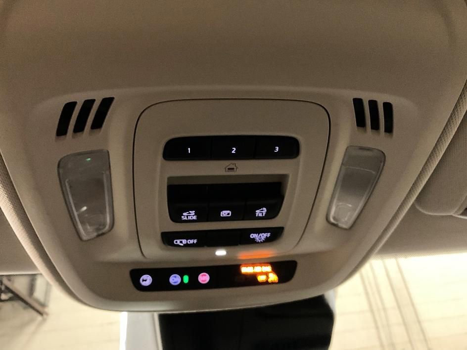 Used 2023 Buick Envision Avenir image 27