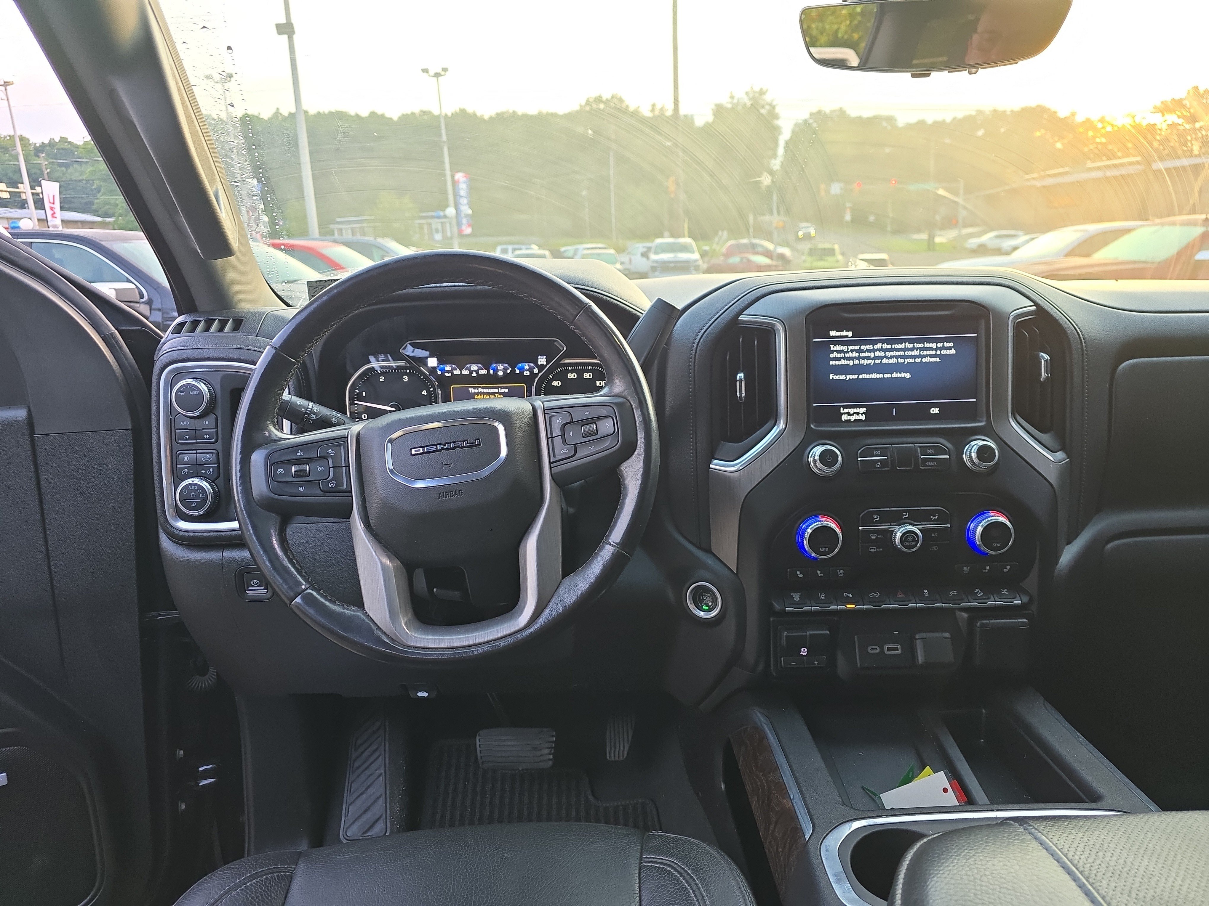 Used 2023 GMC Sierra 2500 Denali w/ Denali Black Diamond Edition AWD/4WD image 19