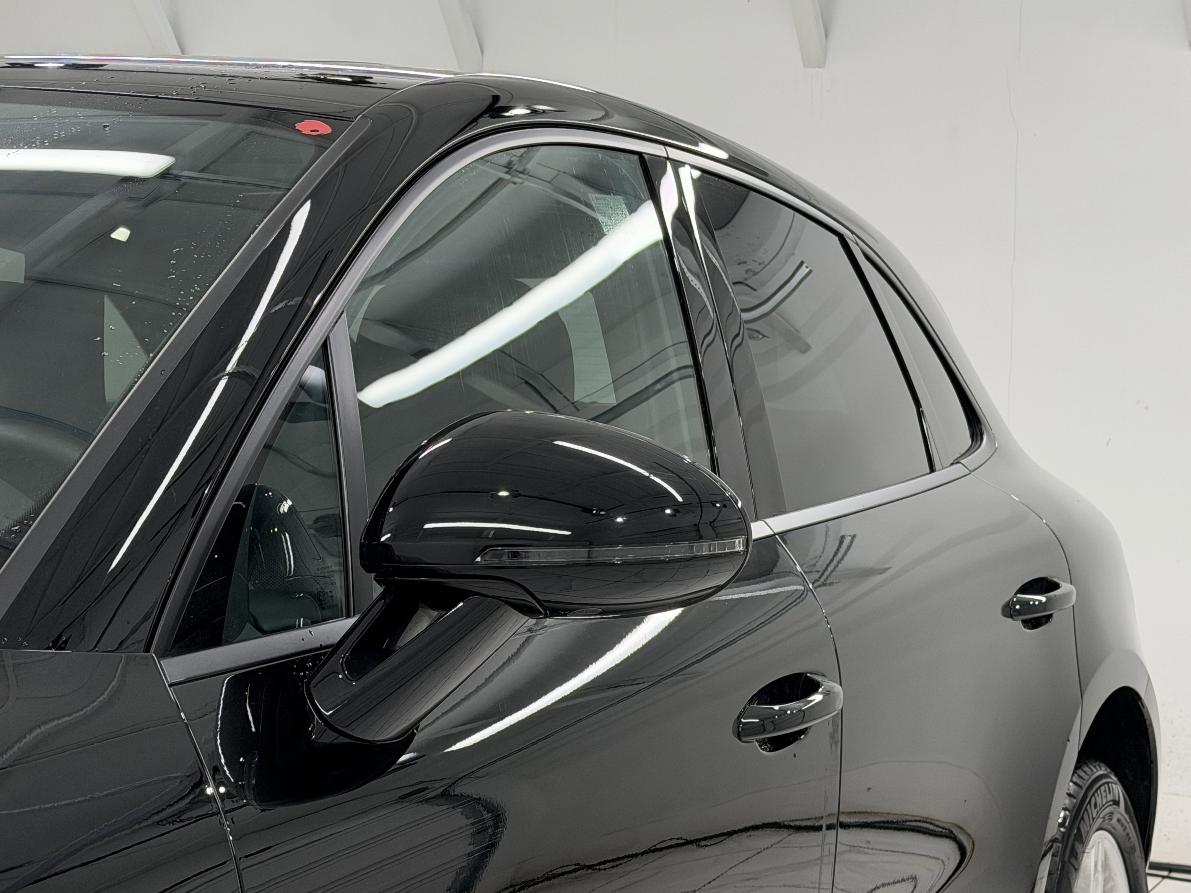 Certified 2025 Porsche Macan image 19