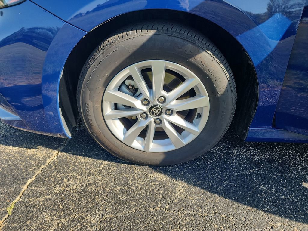 Used 2025 Toyota Camry LE image 35