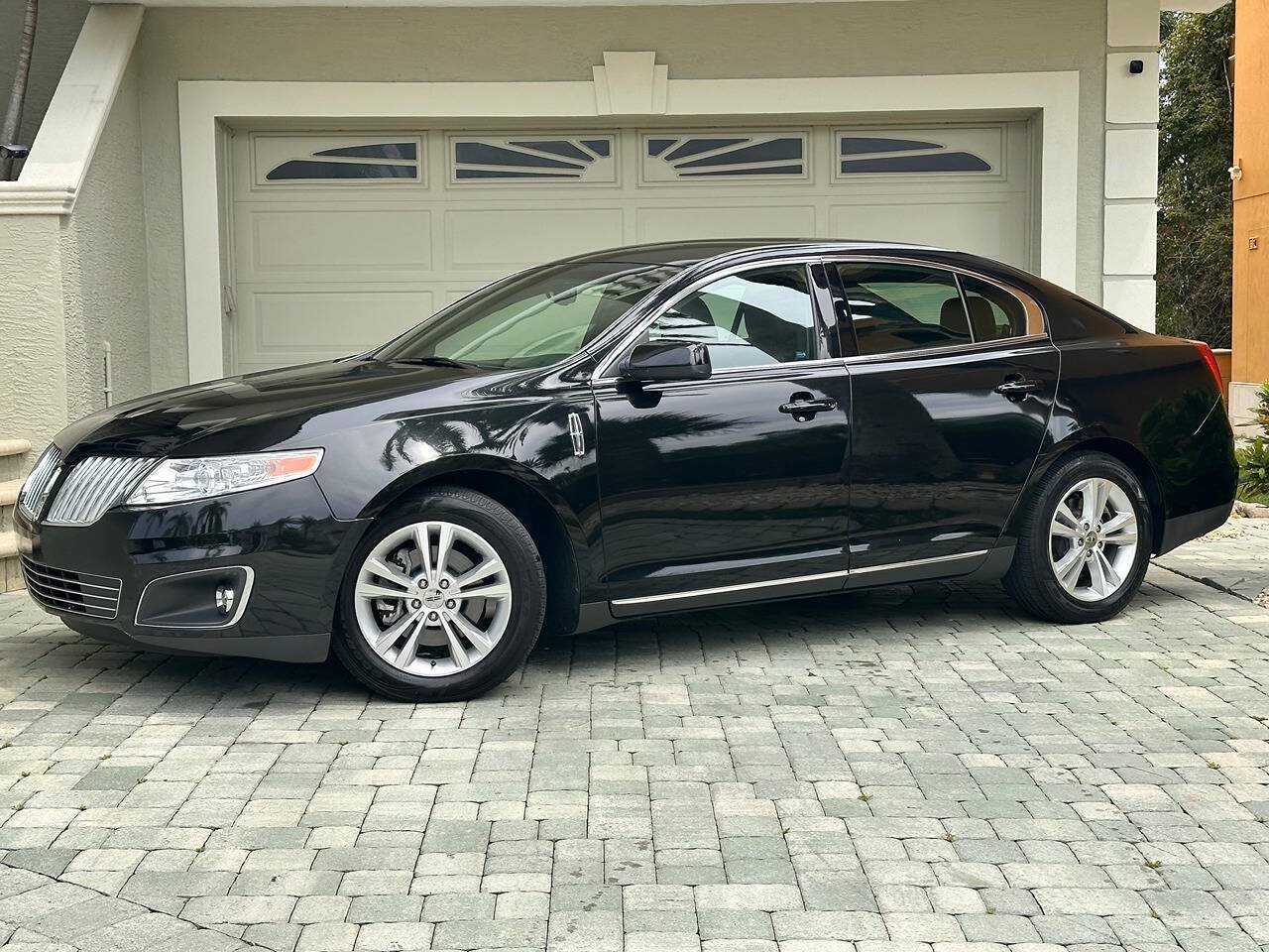 Used 2009 Lincoln MKS FWD image 1