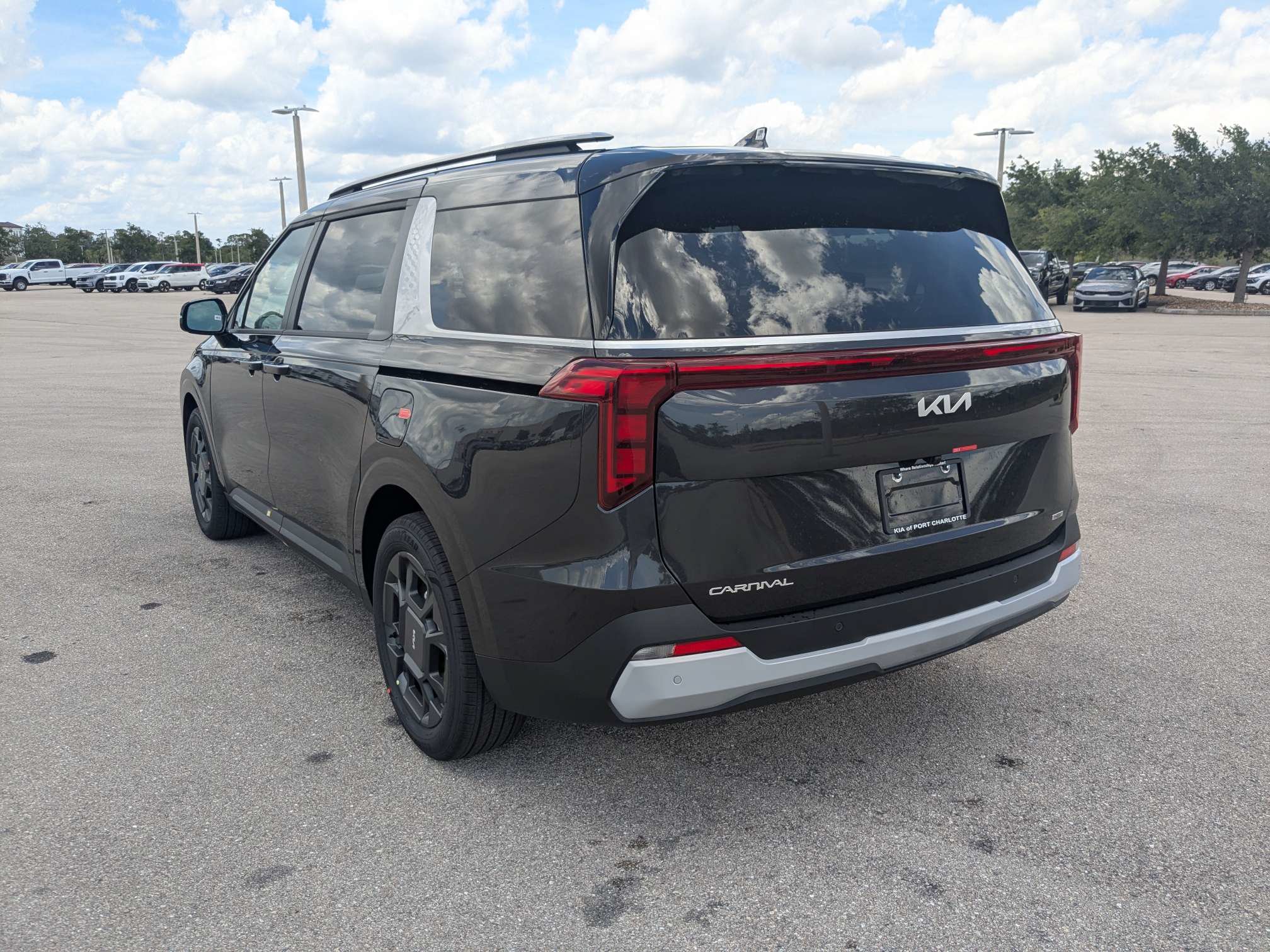 New 2026 Kia Carnival EX FWD image 7
