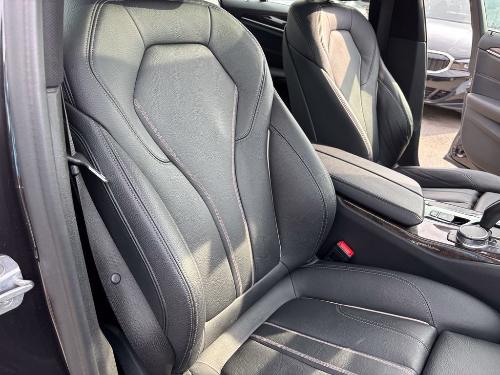 Used 2019 BMW 540i xDrive AWD/4WD image 34