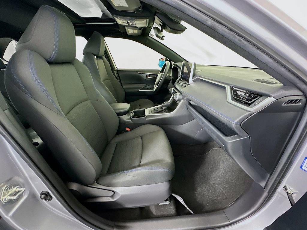 Used 2023 Toyota RAV4 SE w/ Convenience Package image 29