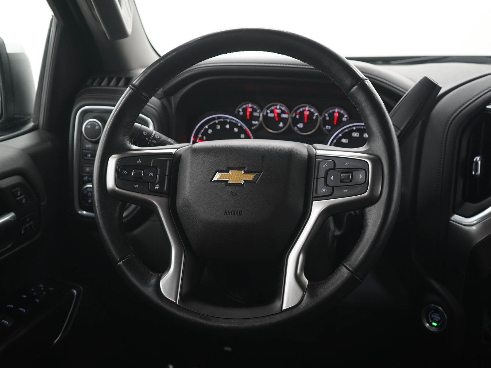 Used 2019 Chevrolet Silverado 1500 LTZ AWD/4WD image 17
