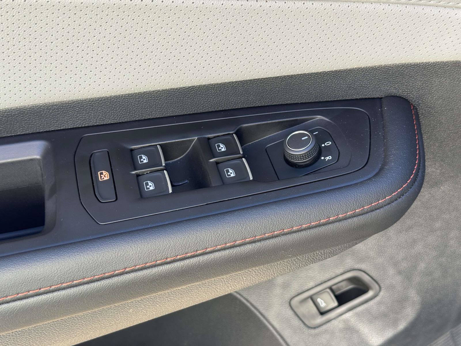Certified 2026 Volkswagen Atlas Peak Edition AWD/4WD image 17