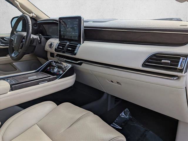 Used 2019 Lincoln Navigator Reserve image 20