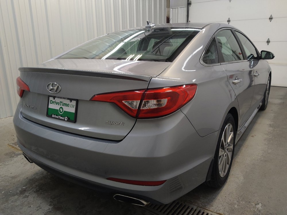 Used 2015 Hyundai Sonata Sport w/ Option Group 03 FWD image 9