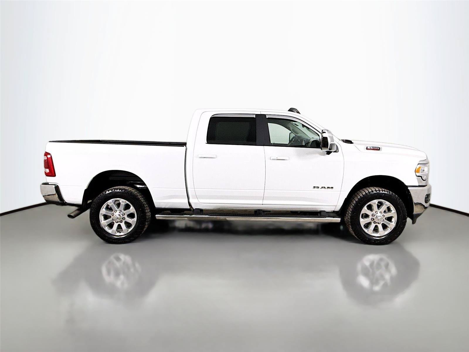 Used 2023 RAM 2500 Laramie AWD/4WD image 10