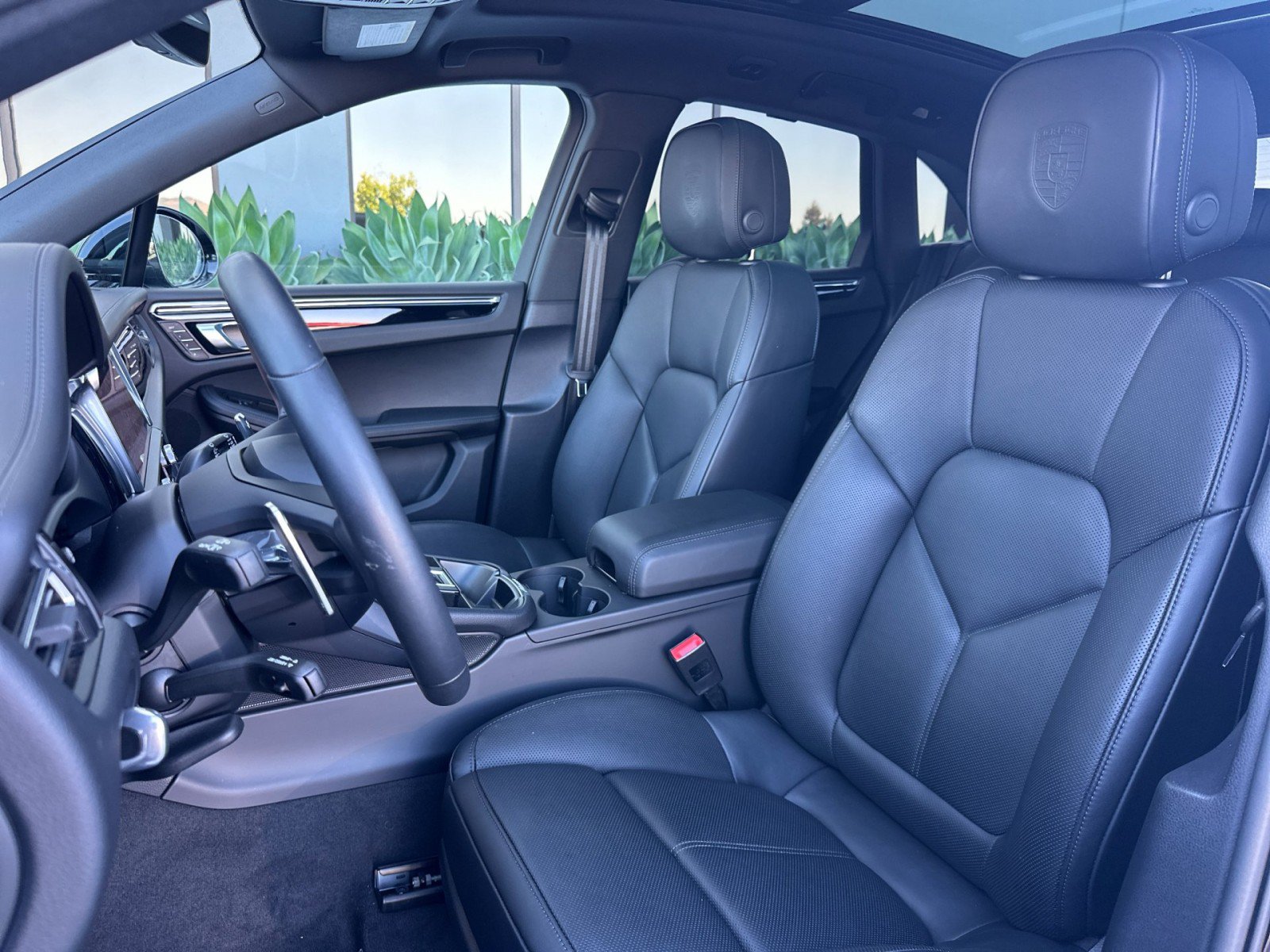 Used 2026 Porsche Macan AWD/4WD image 5