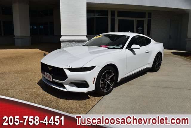 Used 2025 Ford Mustang Coupe RWD image 5