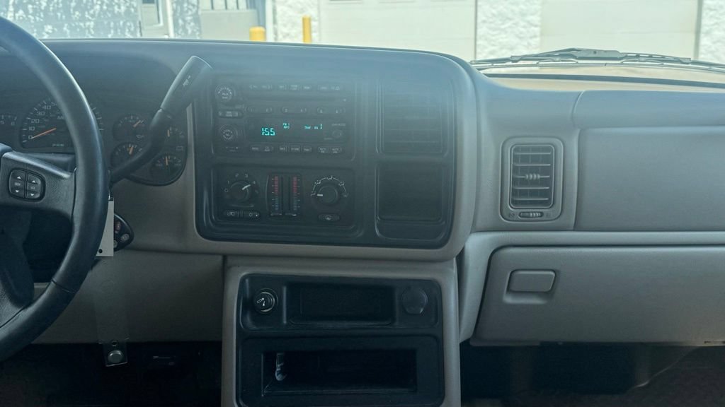 Used 2003 Chevrolet Suburban LS w/ LS Preferred Equipment Group AWD/4WD image 12