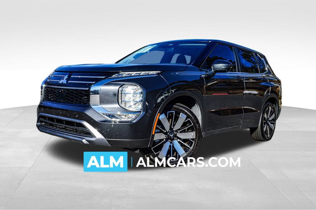 Used 2025 Mitsubishi Outlander SE