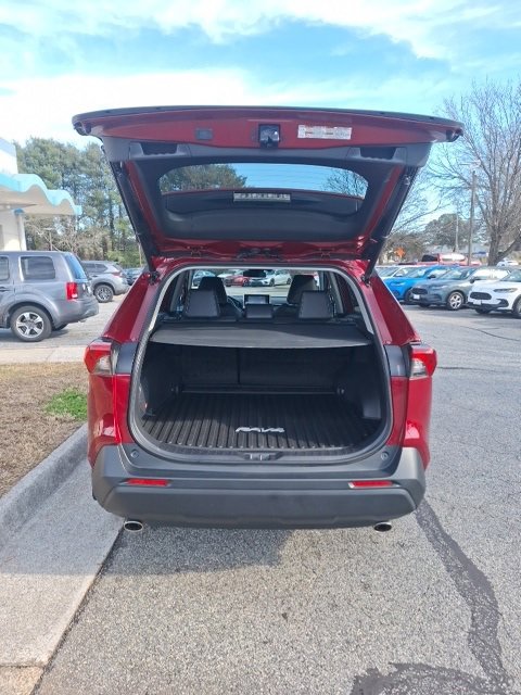 Used 2021 Toyota RAV4 XLE Premium image 6