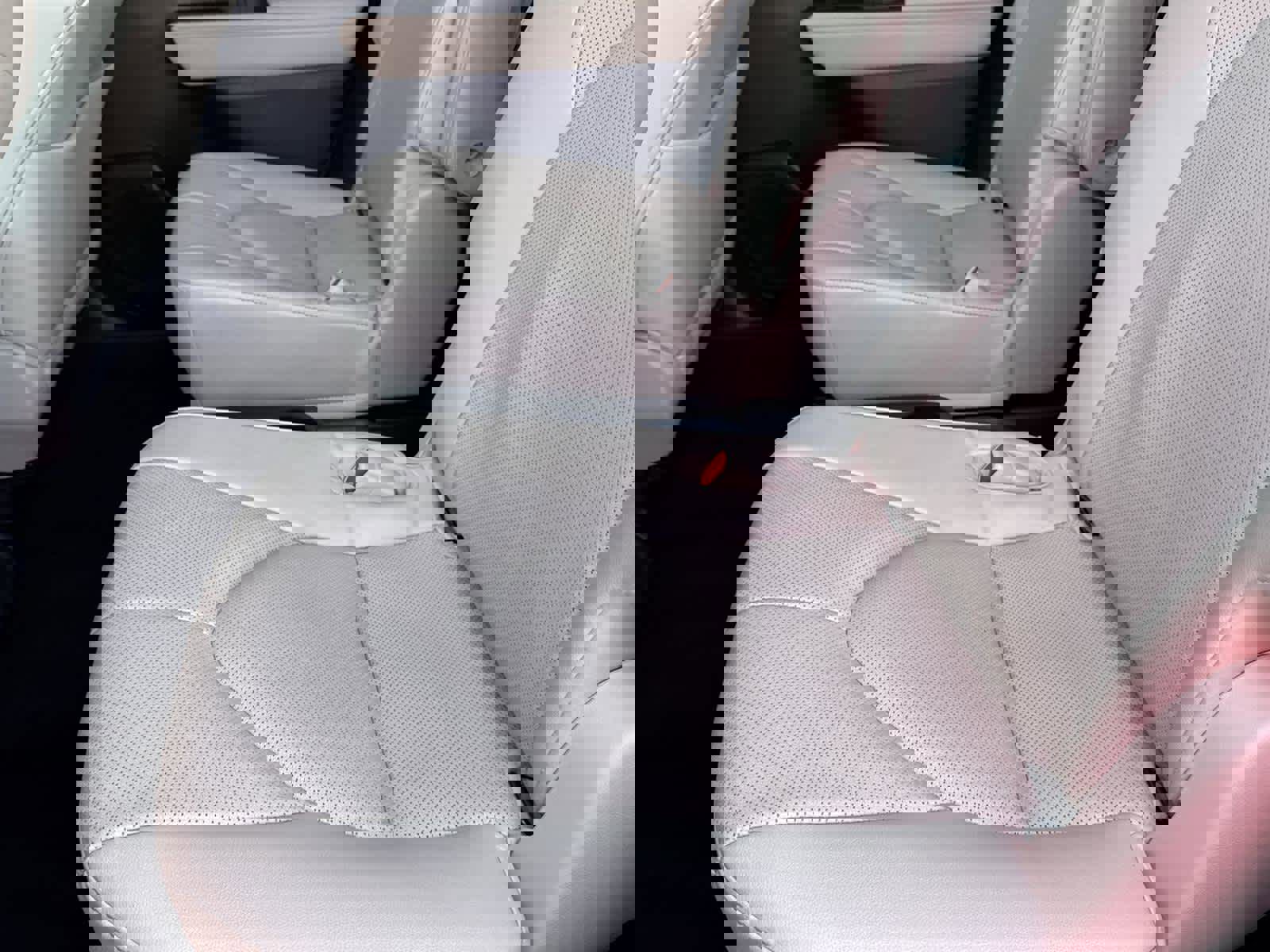 Used 2023 Toyota Highlander Limited image 14