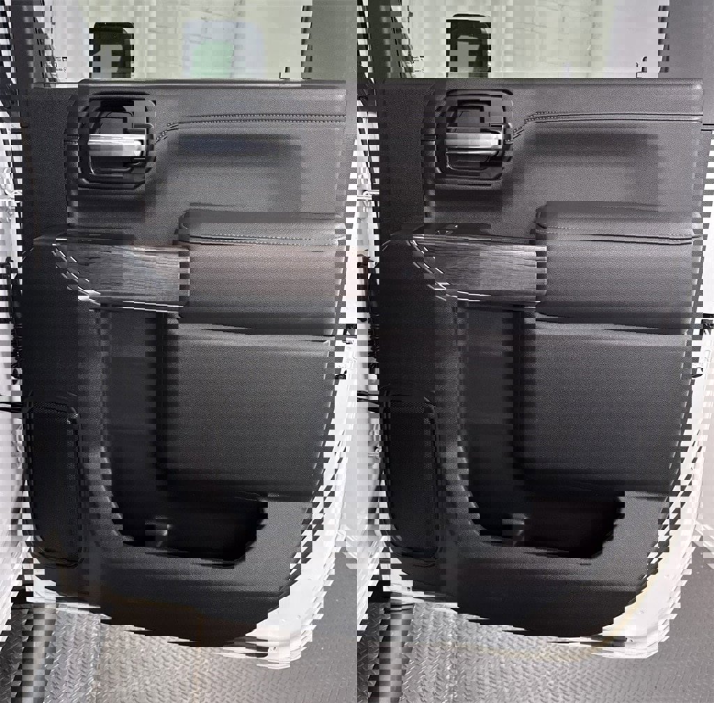 Used 2022 Chevrolet Silverado 2500 LTZ w/ LTZ Plus Package image 33