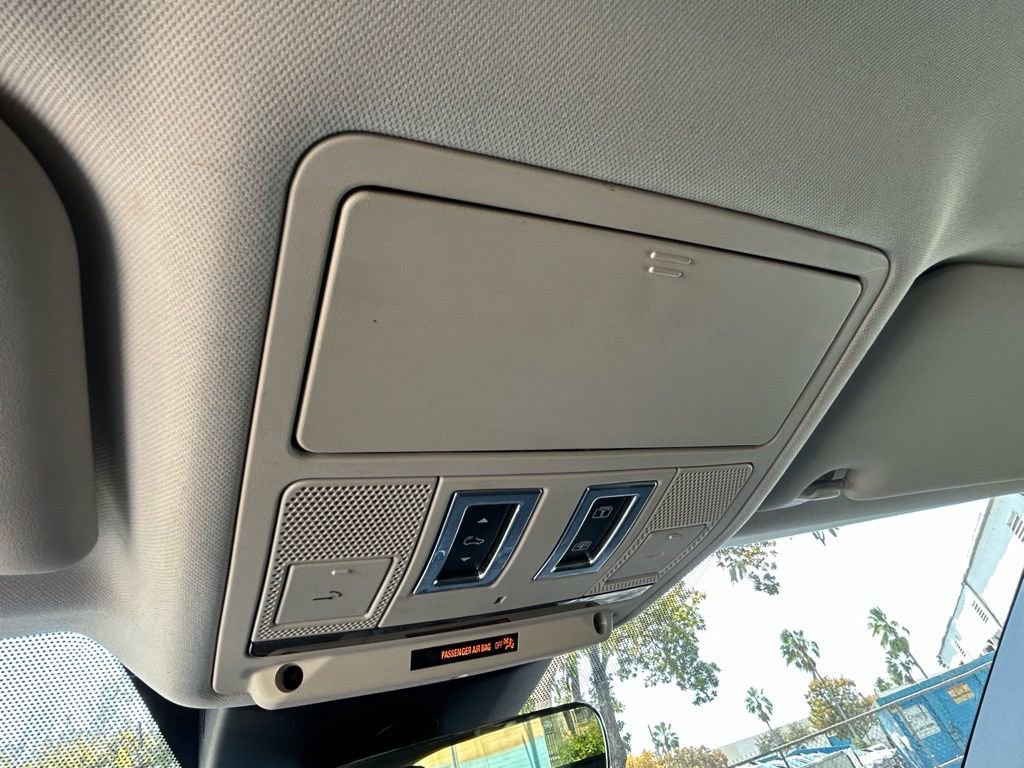 Used 2020 Land Rover Range Rover Evoque SE image 26