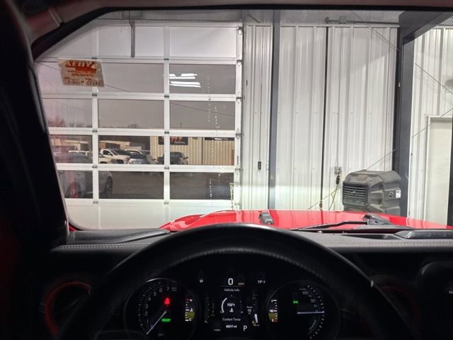 Used 2022 Jeep Wrangler Unlimited Sahara 4xe image 9