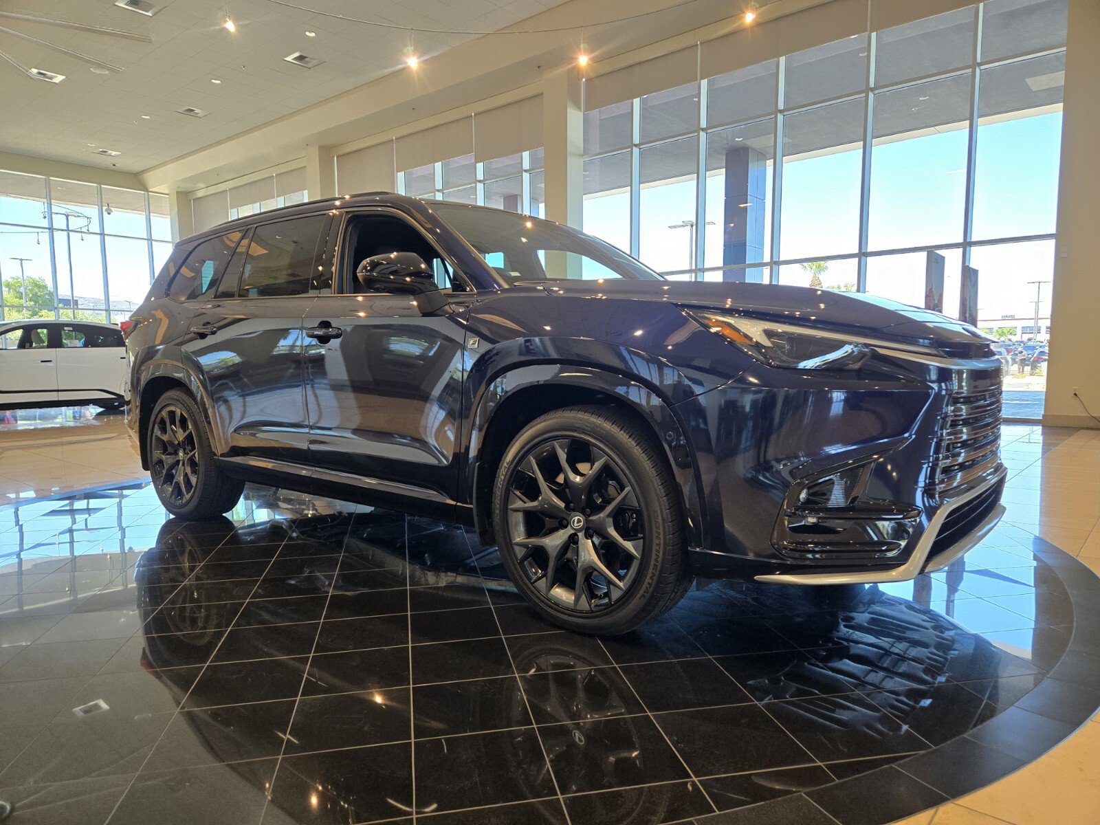 New 2026 Lexus TX 500h AWD image 2